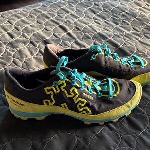 Icebug Black and Yellow Trail Running Shoes sz 9